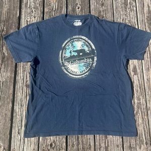 Columbia bear mountain graphic shirt very nice
color and graphic